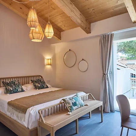 La Sfiora Bed & Breakfast 4*